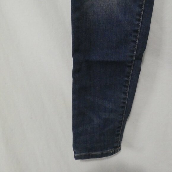 GARAGE - High Rise | size 7 | Classic Blue Jeans with Faded Design - Picture 8 of 16